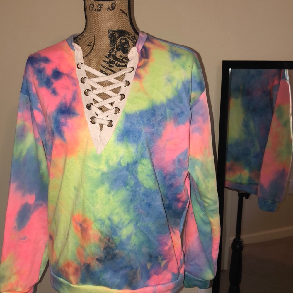 Tie dye laced front crew neck 🍭